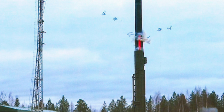 Rusia realiza un lanzamiento de prueba de un misil balístico intercontinental Yars