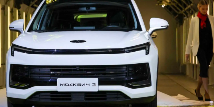 Rusia sustituye empresas automovilísticas occidentales lanzando sus propias marcas