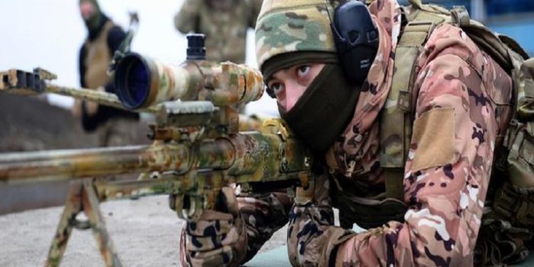 Rusia y Ucrania acuerdan mantener alto al fuego en medio de tensión fronteriza