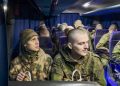 Rusia y Ucrania canjean a casi 400 prisioneros de guerra