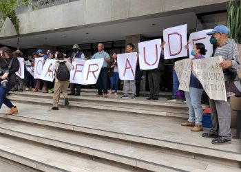 ''Sabemos que están implementando un fraude electoral a pedido del pacto de corruptos'' señala protestante