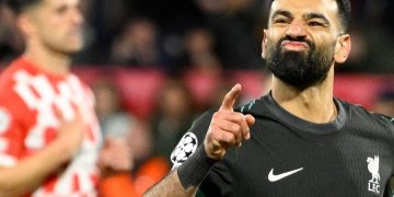 Salah, de penalti, sentencia al Girona en su mejor actuación europea