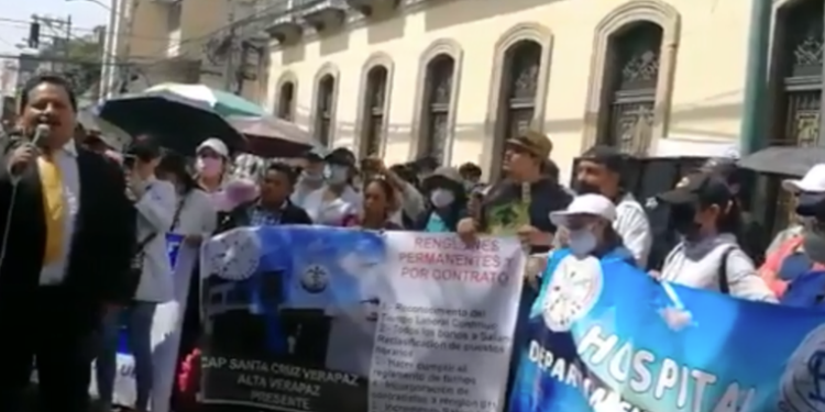 Salubristas continúan protestando en demanda de traslado a renglón presupuestario con prestaciones