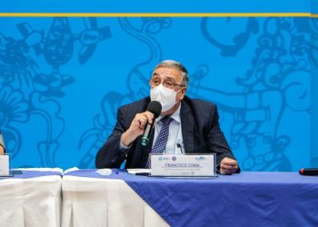 Salud anuncia la compra de vacunas Moderna contra el COVID 19