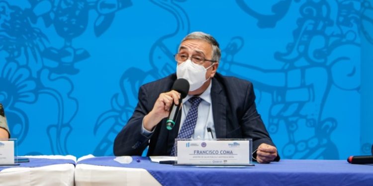 Salud anuncia la compra de vacunas Moderna contra el COVID 19