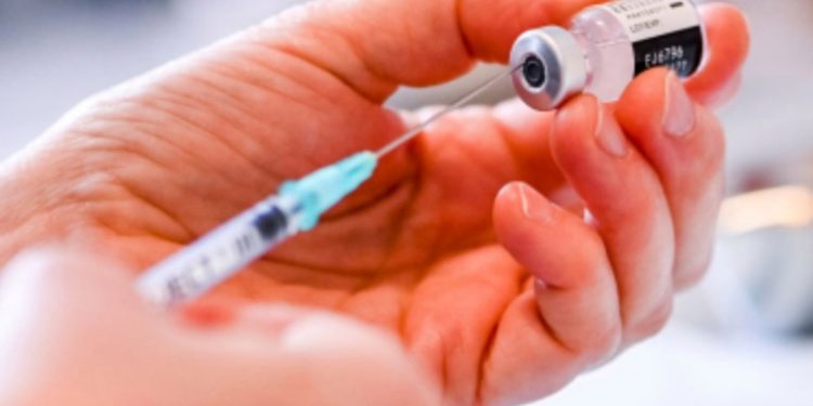 Salud corrige, aún no se tiene fecha para la llegada de las vacunas rusas