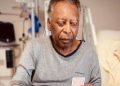 Salud de Pelé con 'mejoría progresiva', según médicos
