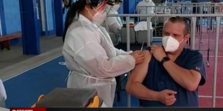 Salud garantiza segunda dosis de la misma marca