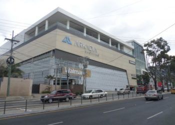Salud inaugura puesto de vacunación en Arkadia Zona 10