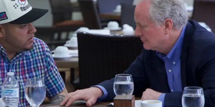 Salvadoreño Kilmar Ábrego se reúne con senador de EE.UU.