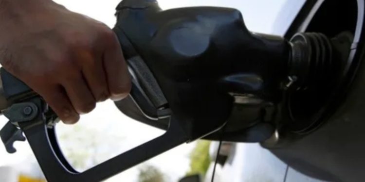 Sancionan a 3 gasolineras por no cumplir con el subsidio