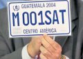 SAT continúa entregando placas