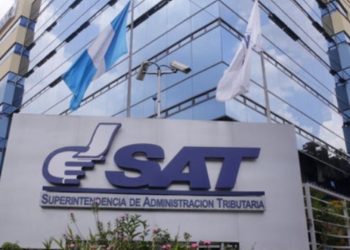 SAT descarta exoneración del pago de impuestos a los combustibles