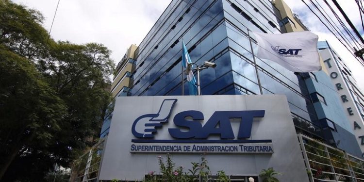 SAT fiscalizará comercios que se realizan por vía electrónica