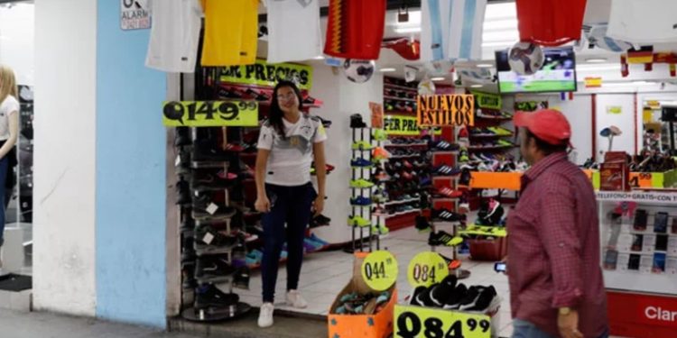 SAT implementa operativos de auditoría en 26 mil establecimientos para verificar emisión de facturas