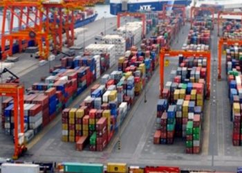 SAT insta a importadores a retirar mercadería ante llegada de productos para fin de año