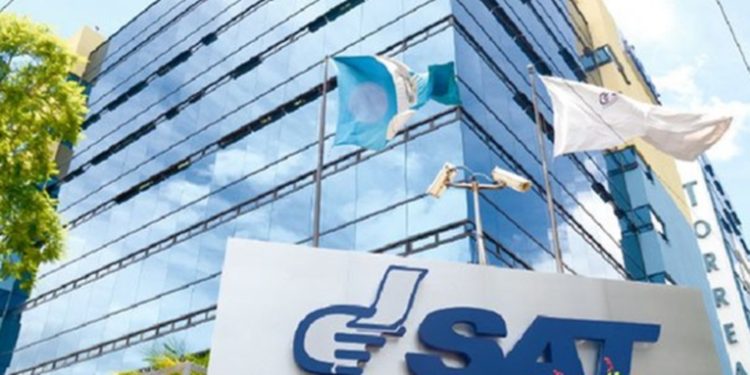 SAT investiga a 5 maquilas por evasión de impuestos que suman 125 millones de quetzales