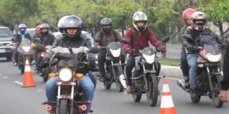 SAT revela que las motocicletas ya constituyen casi el 50% de los vehículos en el país