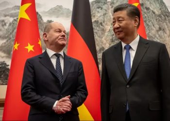 Scholz pide a Xi a implicarse para lograr paz en Ucrania