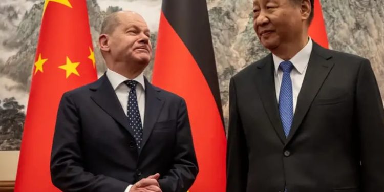 Scholz pide a Xi a implicarse para lograr paz en Ucrania