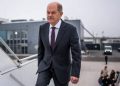 Scholz pide más ayuda para Ucrania al partir a Washington