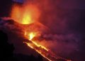 Se abre una nueva boca en el volcán de La Palma, expulsando ceniza y piroclastos
