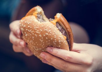 Se avecinan modificaciones en McDonald's: cambiará la receta de sus hamburguesas