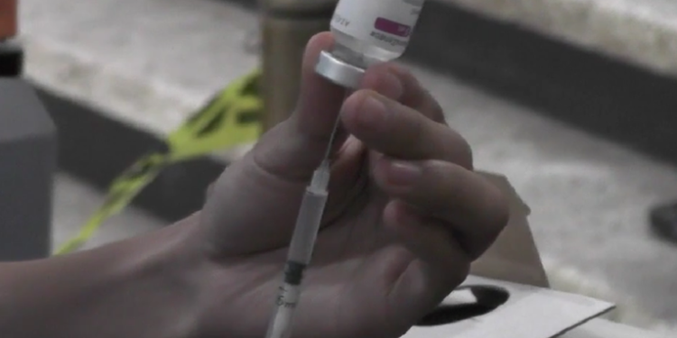 Se busca aplicar segunda dosis con la misma vacuna de la primera