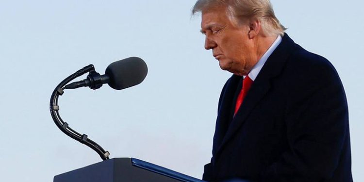 Se confirma la constitucionalidad del juicio polí­tico contra ex presidente Trump