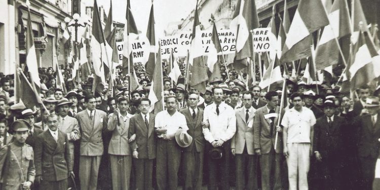 Se conmemoran 78 años de la Revolución de Guatemala