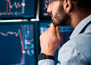 Se derrumban las principales criptomonedas y el precio del bitcóin baja más del 18% en cuestión de horas.