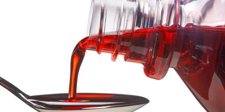 Se inicia el juicio por la muerte de decenas de niños por un jarabe para la tos indio en Gambia