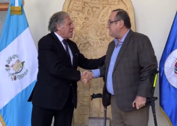 Secretario General de la OEA visita Guatemala y se reúne con altas funcionarios