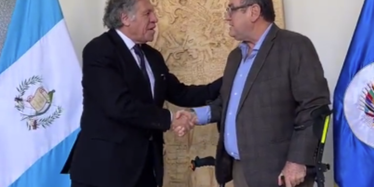 Secretario General de la OEA visita Guatemala y se reúne con altas funcionarios