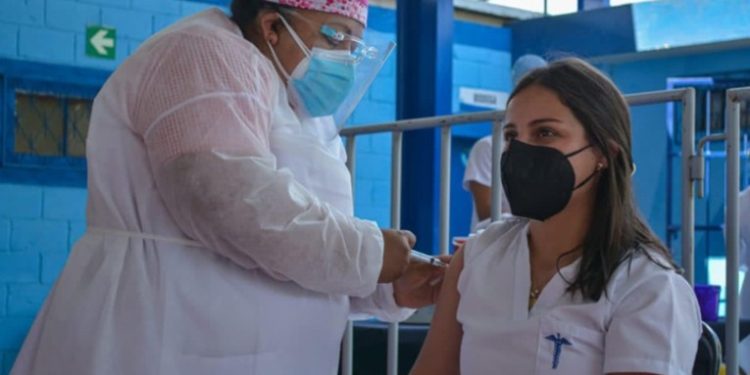 Sectores de la sociedad civil se preocupan por proceso de vacunación