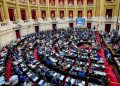 Senado argentino debate 'megadecreto' de Milei en una tensa jornada
