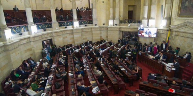 Senado colombiano rechaza la consulta popular de Petro