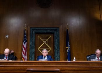 Senadores de EEUU instan a Biden a â€œrevisar y actualizar de manera urgente