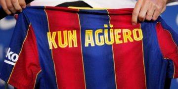 Sergio Kun Agí¼ero anuncia que se retira del fútbol