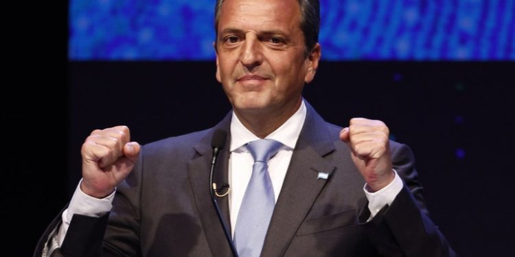 Sergio Massa, el ministro de Economía que busca la presidencia en una Argentina agobiada por la crisis