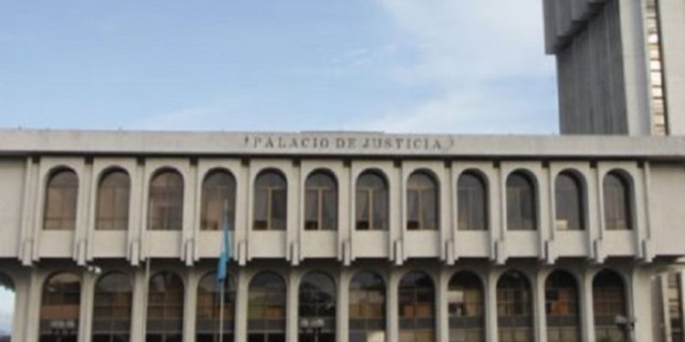 Servicios judiciales disponibles solo en juzgados y fiscalías de turno durante el asueto del 20 de octubre