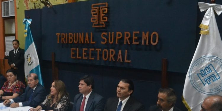 Sesión extraordinaria del Tribunal Supremo Electoral discute posible extensión del período electoral