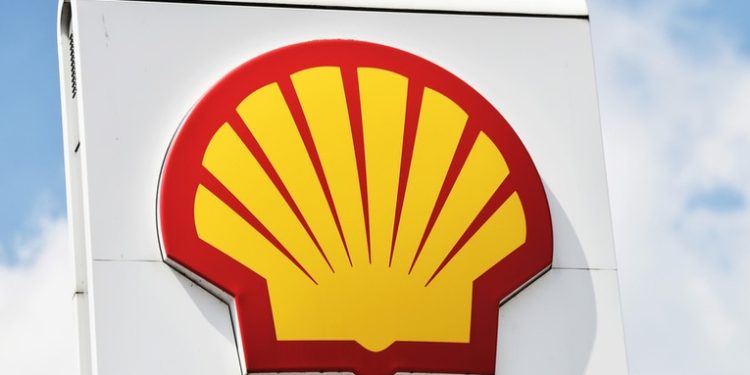 Shell suspende el transporte de combustibles por el mar Rojo