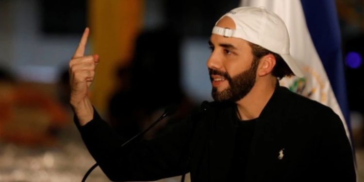 Siete de cada diez salvadoreños apoyarían reelección de Bukele: encuesta