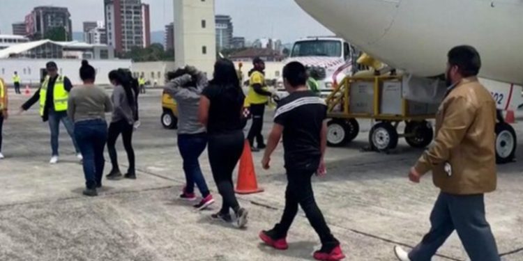 Siguen las deportaciones desde Estados Unidos a Guatemala