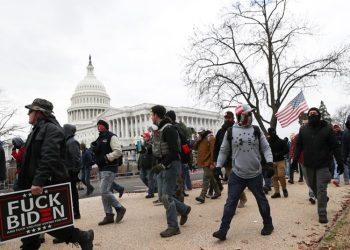 Simpatizantes de Trump toman el Capitolio; disturbios en Washington continúan