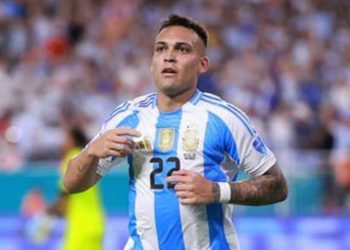 Sin Messi, Argentina vence a Perú y lo elimina de la Copa América