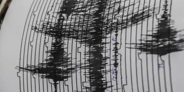 Sismo de magnitud 7,3 estremece el norte de Chile