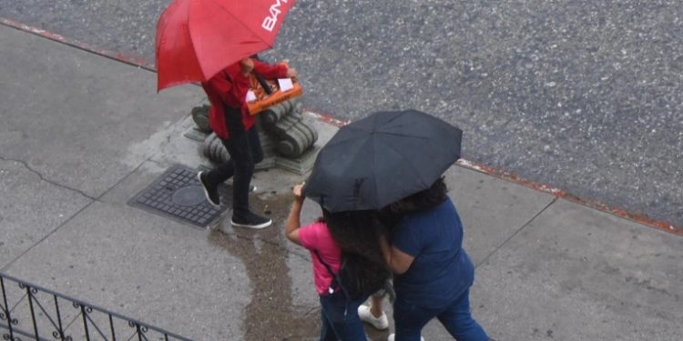 Sistema ciclónico Diecinueve evoluciona a depresión tropical y amenaza con lluvias al país