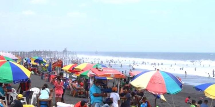 Sistema Nacional de Prevención brinda asistencia a veraneantes capitalinos